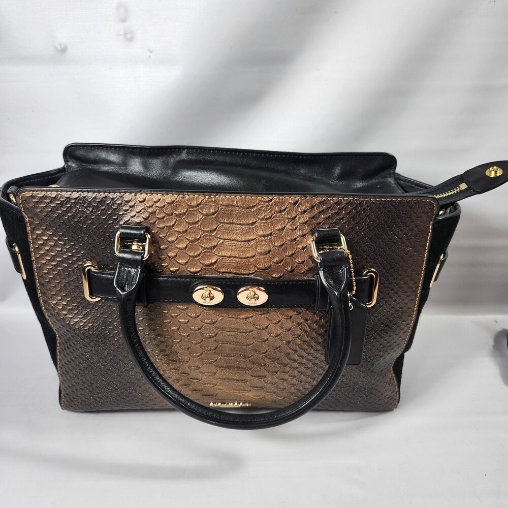 Coach Swagger Carryall  Satchel Bag Black Pebbled Leather Purse Gold Hardware